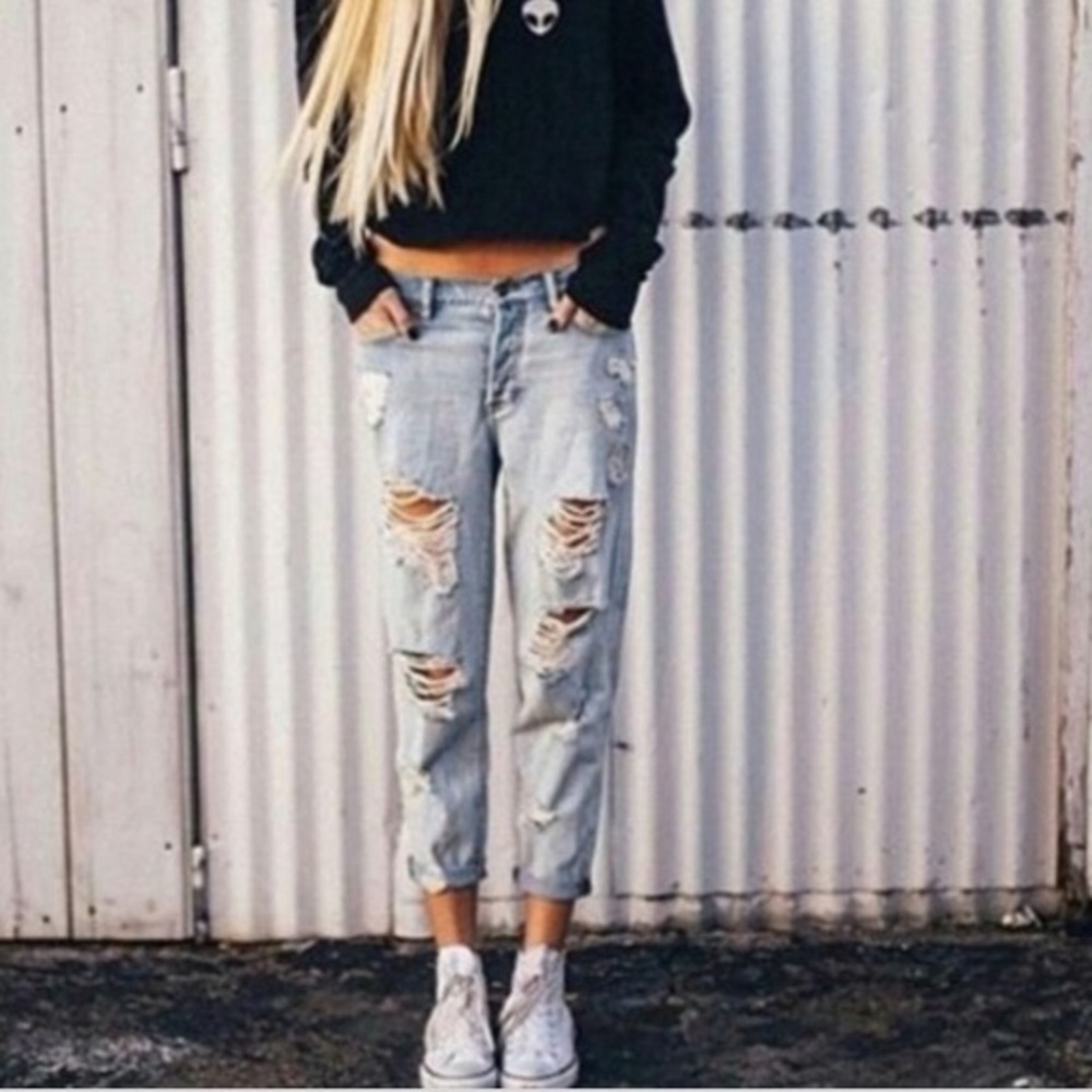 Brandy Melville 🌸 distressed boyfriend jeans